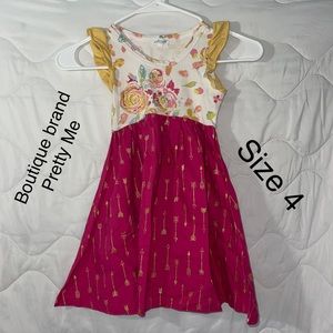 Boutique Brand Pretty Me Girls Dress SZ 4 EEUC
